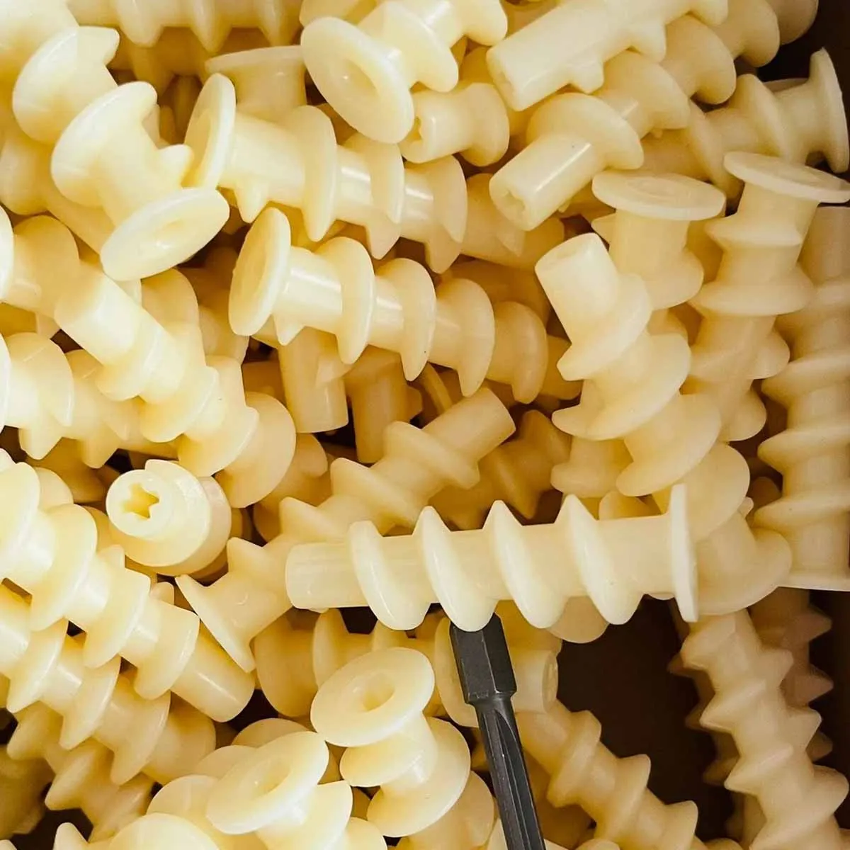 ДЮБЕЛ ЗА ГАЗОБЕТОН - 6х50, 100БР - /ОХЛЮВ/ АЛФА