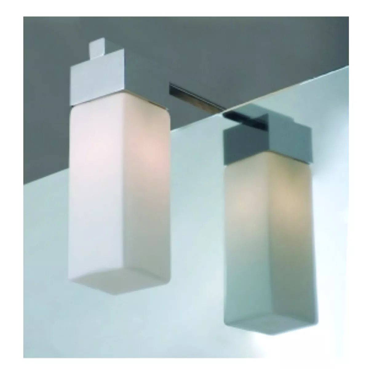 ОСВЕТИТЕЛНО ТЯЛО ЗА БАНЯ ICL 74