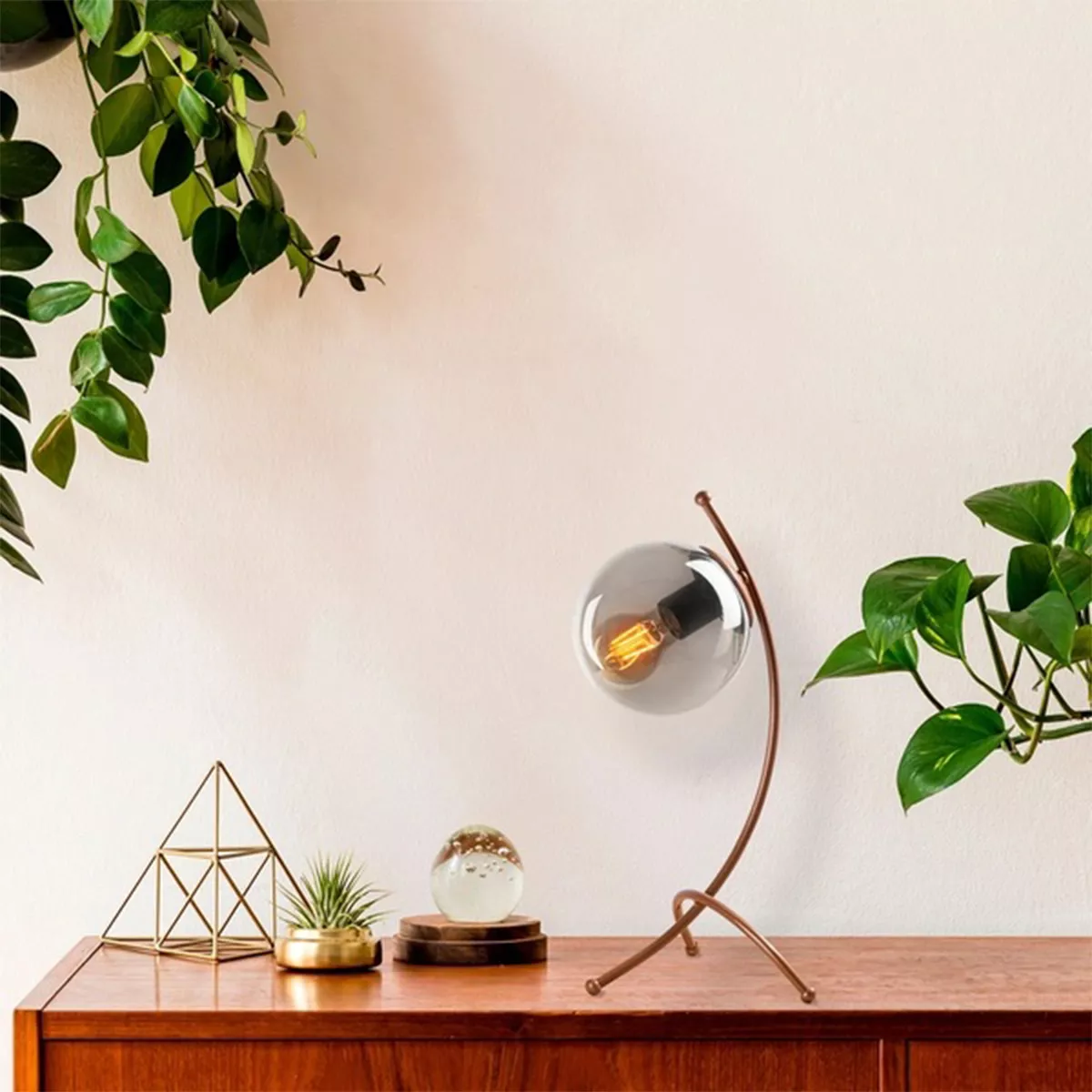 НАСТОЛНА ЛАМПА 584TTM1726