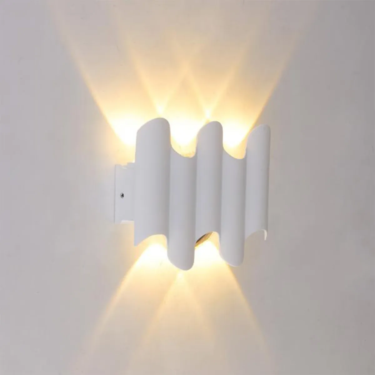 LED ФАСАДЕН ОСВЕТИТЕЛ PULSE 5*1W 3000K 220V БЯЛ 150*120*40