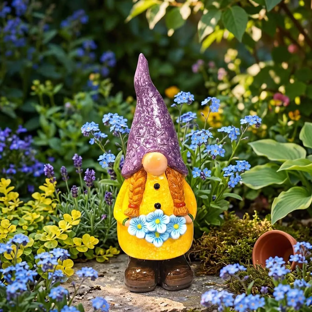 ГРАДИНСКА ФИГУРА - ГНОМ С ЦВЕТЯ